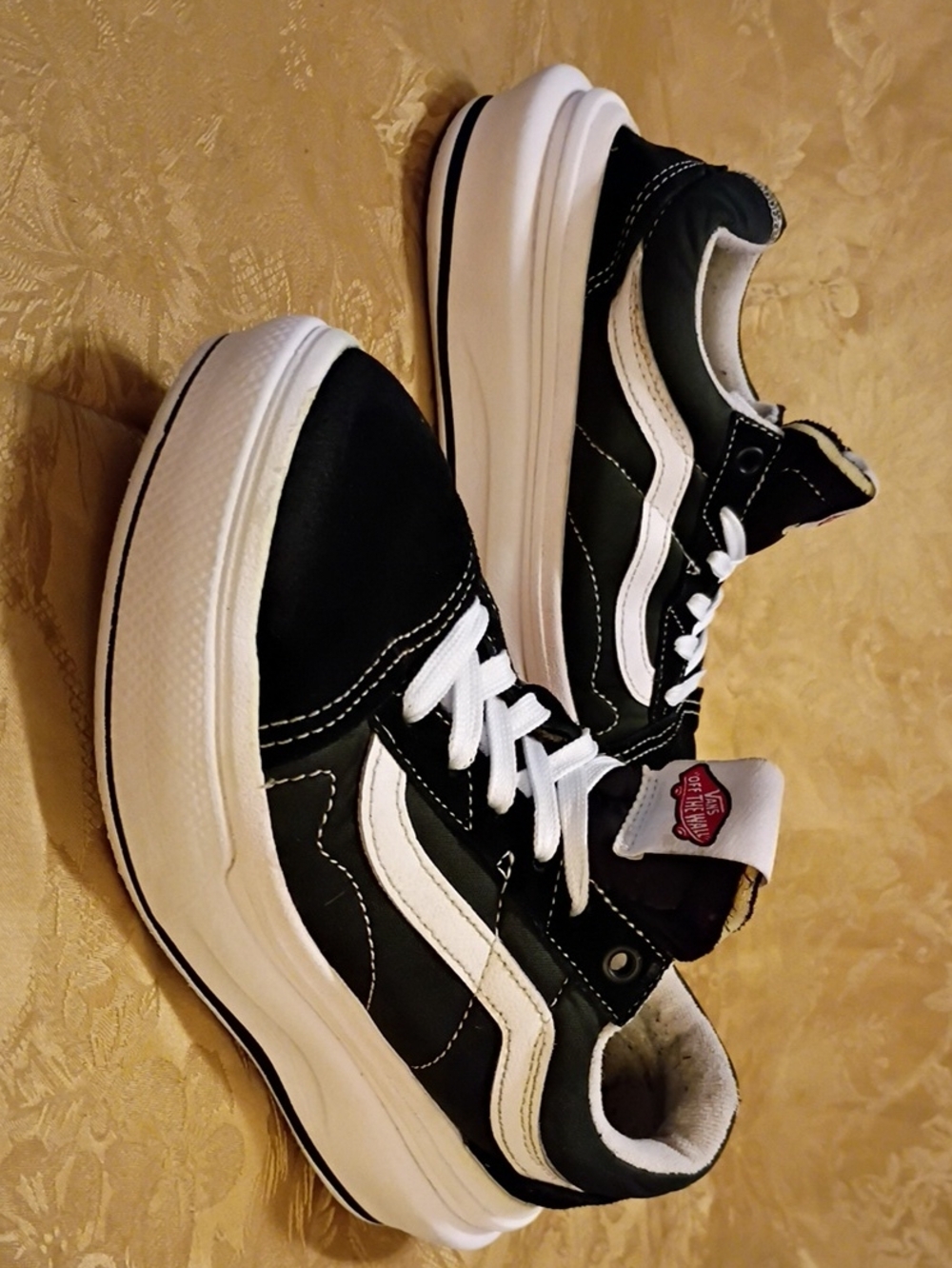 VANS Black and White Platform Low-Top Skate Sneakers Women's 7.0 Men's 5.5